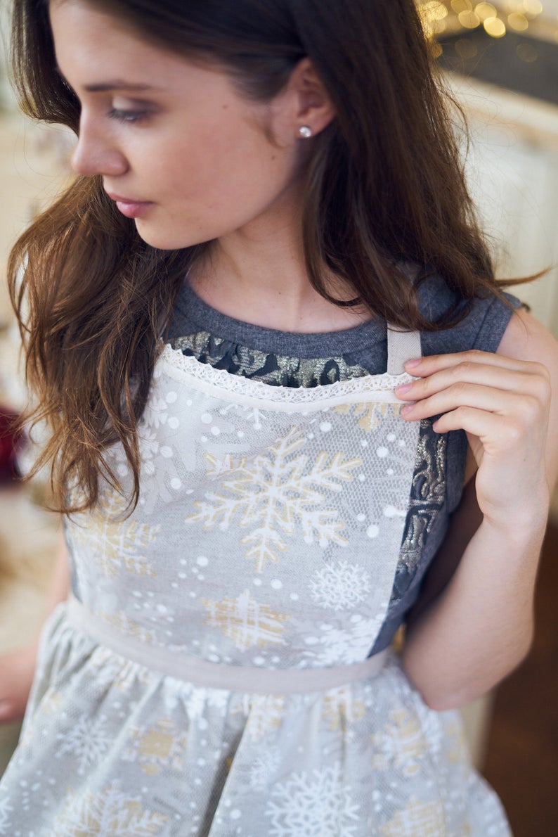 Winter motive Ladies apron with snowflake print, Cottom-Poly mix | Tea